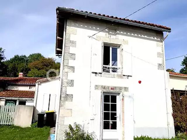 Maison vente à Confolens, Tessonnière