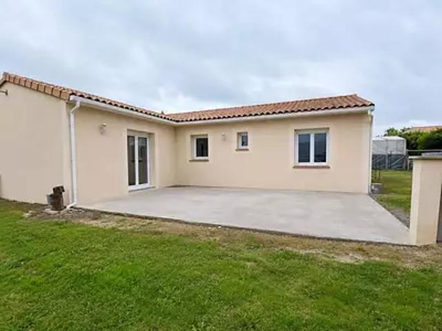Maison vente à Confolens, Tessonnière