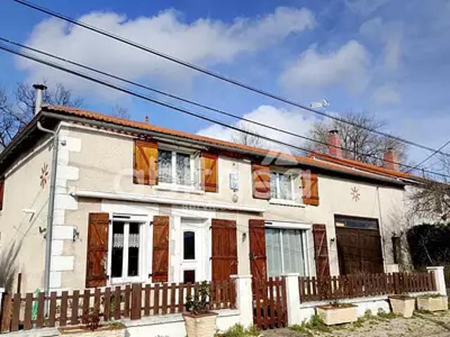Maison vente à Confolens, Tessonnière