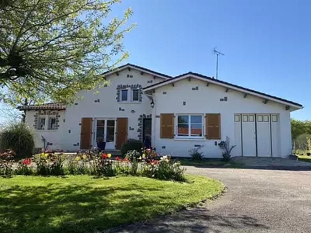 Maison vente à Confolens, Tessonnière