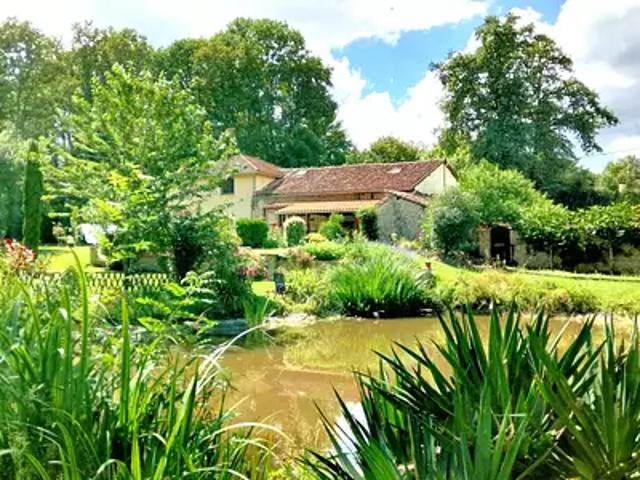 Maison vente à Confolens, Tessonnière