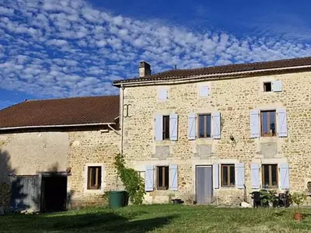Maison vente à Confolens, Tessonnière