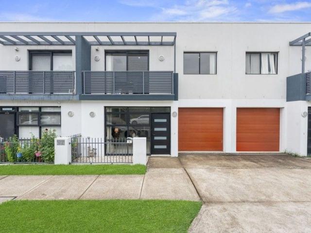 Townhouse for sale in Sydney, New South Wales