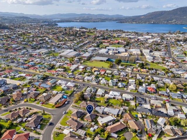 Villa for sale in Glenorchy, Tasmania