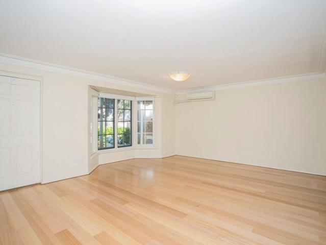 Townhouse for rent in Cockburn, Western Australia