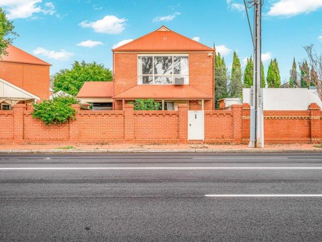 Townhouse for rent in Horseshoe Creek, South Australia