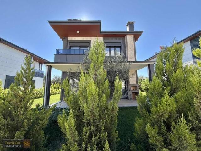 Edremit içerisinde satılık Villa