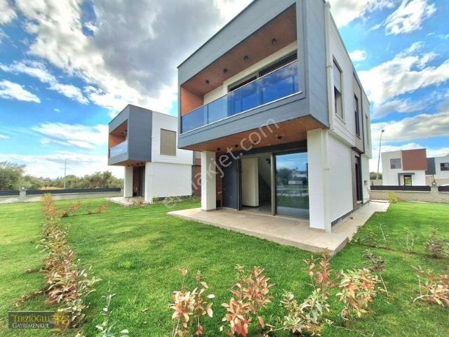 Edremit içerisinde satılık Villa