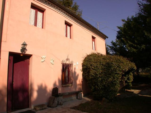 Villa Indipendente in vendita a Molinaccio, Marche