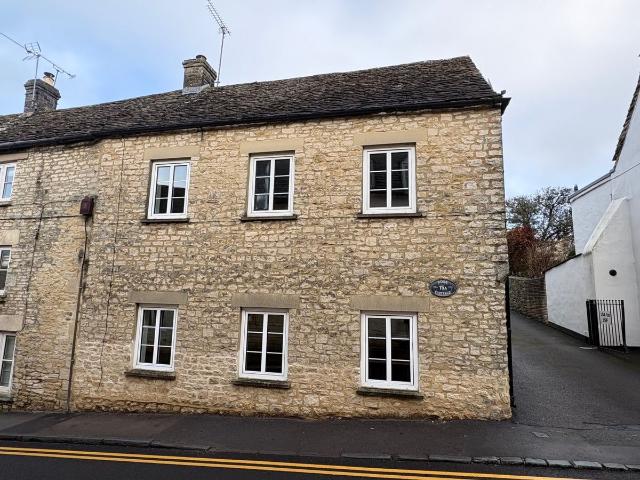 House for rent in Minchinhampton, School House