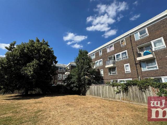 Apartment for rent in Bromley-by-Bow, Poplar Grove