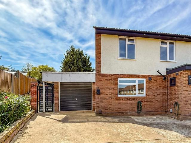 House for rent in Five Acres, Hertfordshire