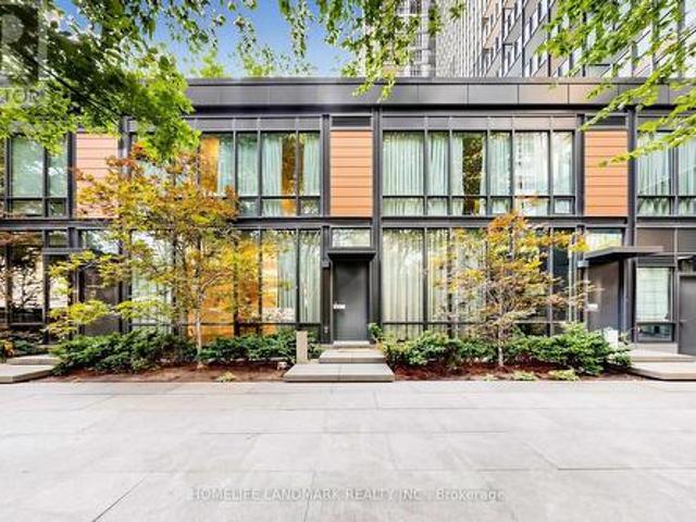 Townhouse for sale in Woburn, Ontario