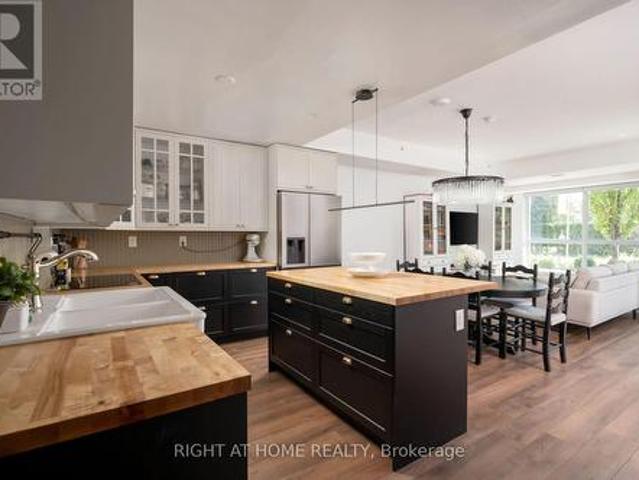 Townhouse for sale in Scarborough Southwest, Toronto