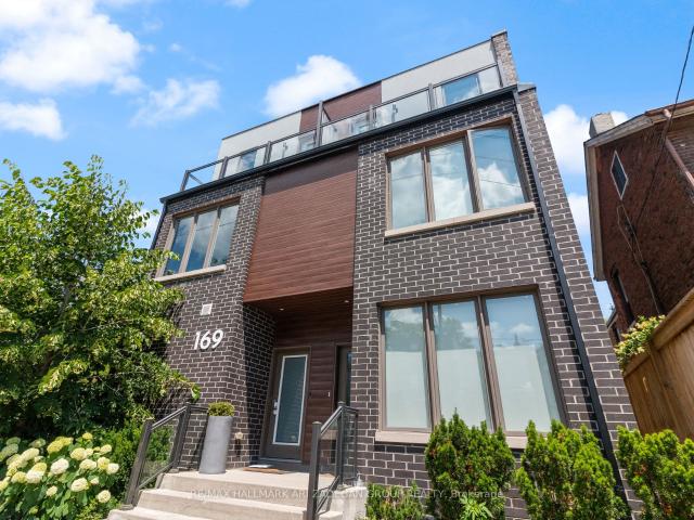 Condo for sale in Woburn, Ontario