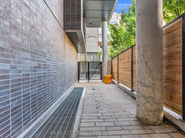 House for rent in Toronto Centre, Toronto