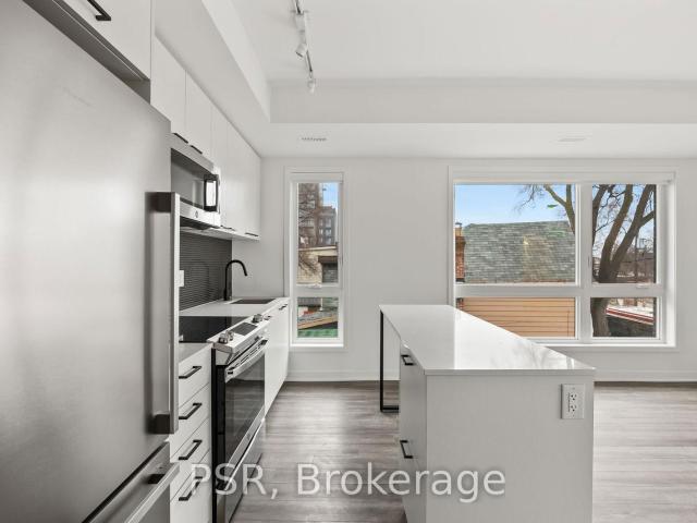 Condo for sale in Toronto, Golden Horseshoe