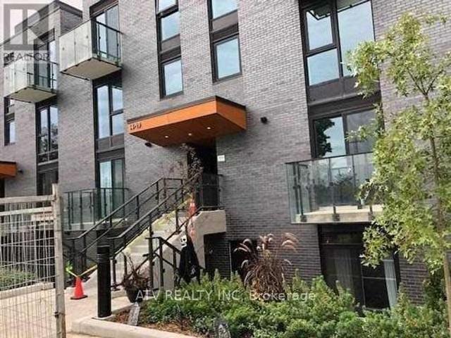 Townhouse for sale in Woburn, Ontario