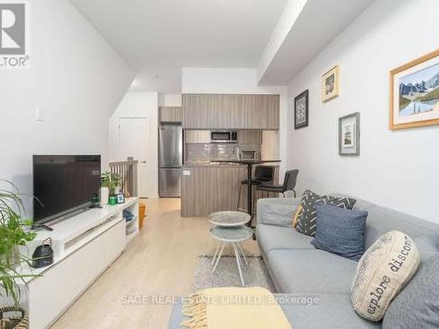 Townhouse for sale in Woburn, Ontario