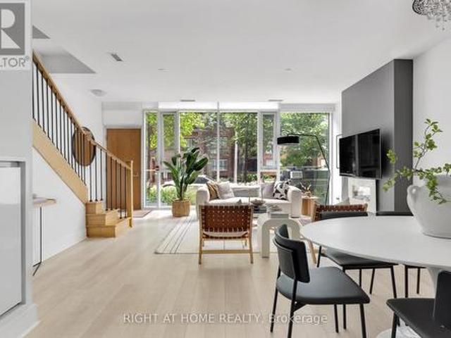 Townhouse for sale in Woburn, Ontario