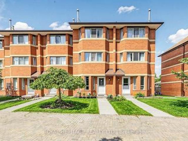 Townhouse for sale in Scarborough Centre, Toronto