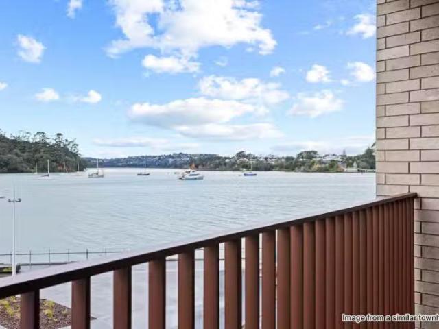 House for sale in Oratia