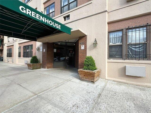 Condo for sale in Elmhurst