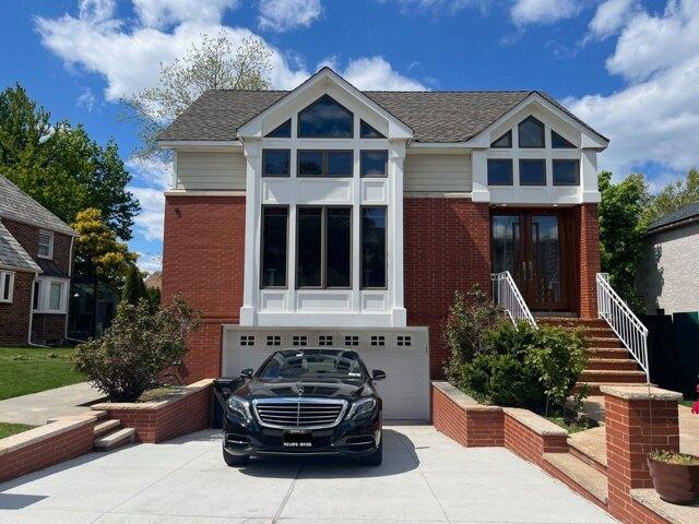 House for sale in Queens, Arverne