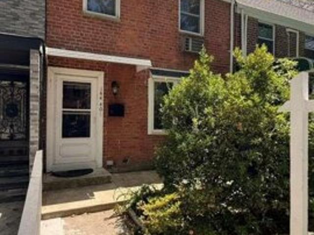 House for sale in Queens, Arverne