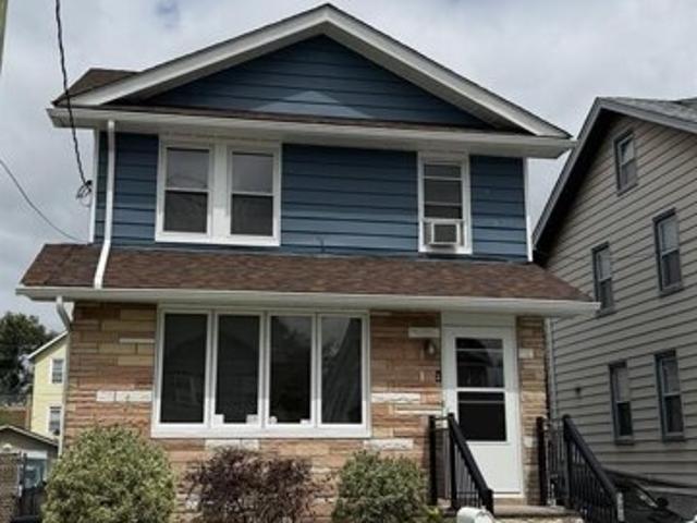 House for sale in Lyndhurst, New Jersey