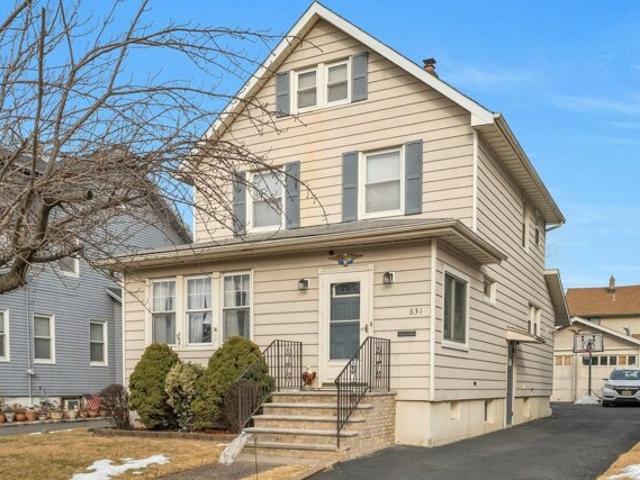 House for sale in Lyndhurst, New Jersey