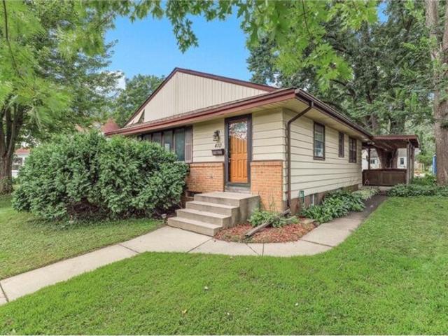 House for sale in Hopkins