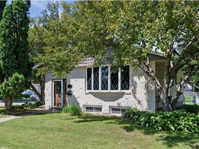 House for sale in Hopkins