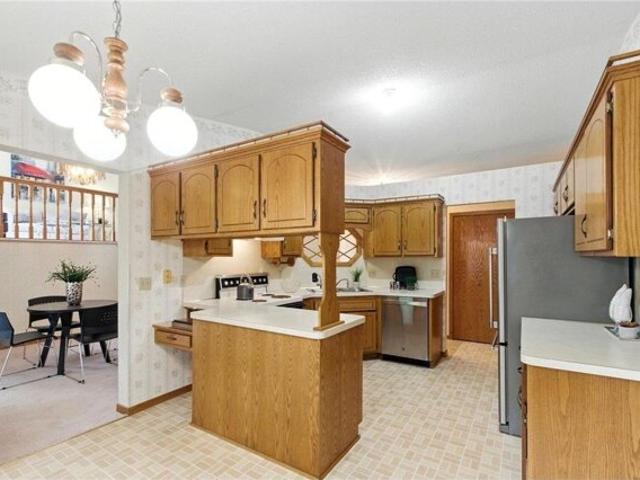 House for sale in Maple Grove House for sale in Maple Grove