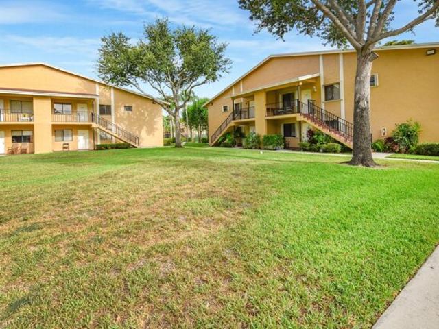 Condo for sale in Greenacres Condo for sale in Greenacres