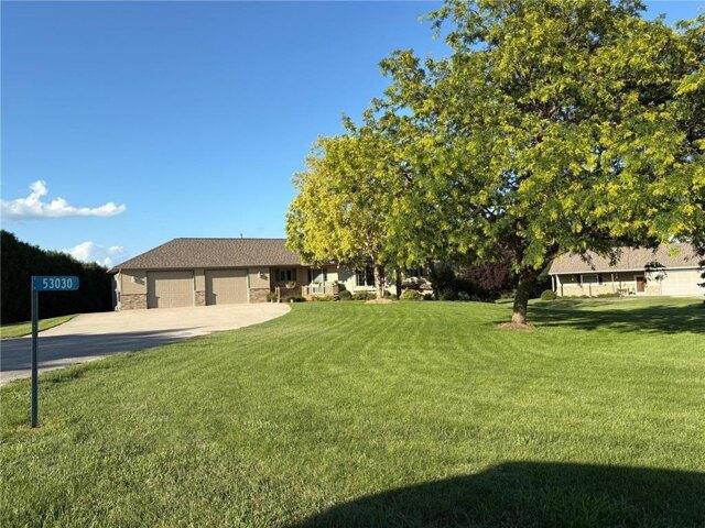 House for sale in Plainview