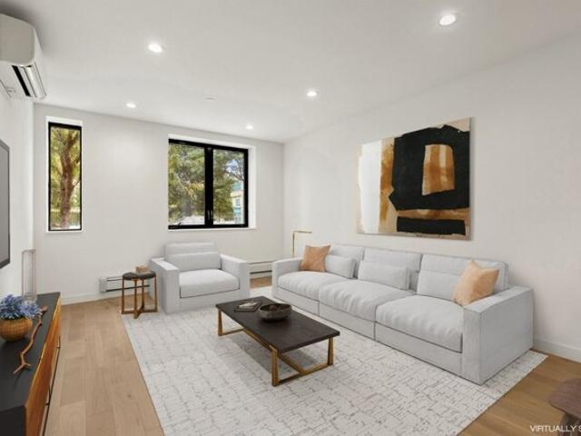 Apartment for sale in Arverne, New York