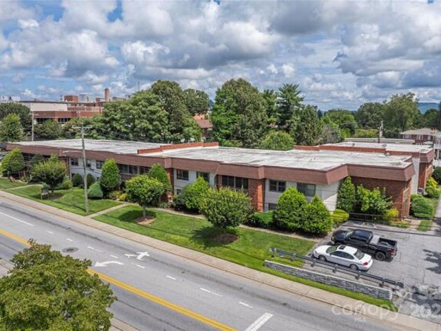 Condo for sale in Hendersonville