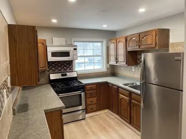 Condo for rent in Troy
