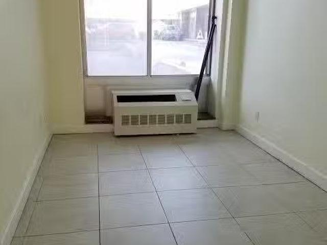 Condo for rent in Bayside
