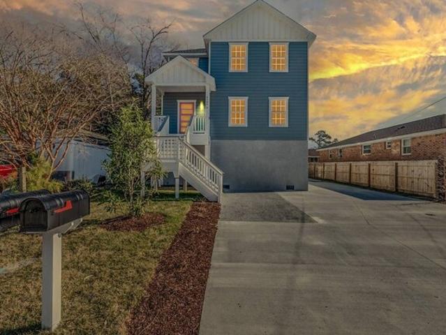 Condo for sale in Norfolk
