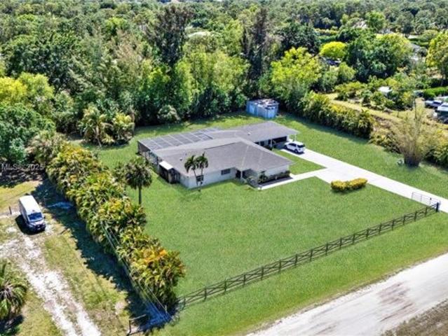 House for sale in Loxahatchee