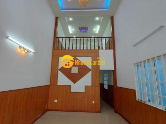 Nhà mặt phố bán