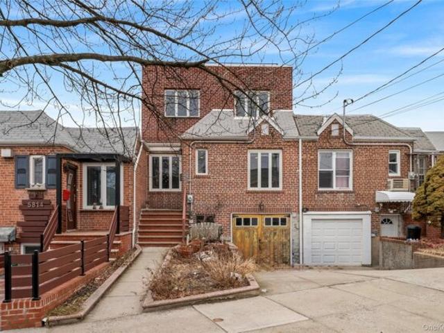 House for sale in Queens, Arverne