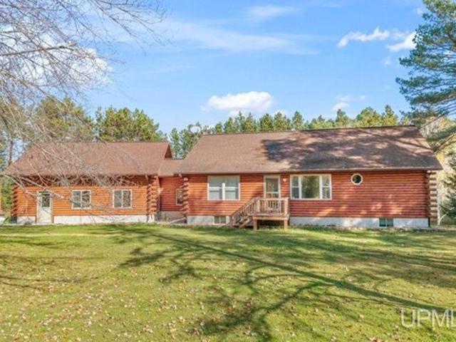 House for sale in Rapid River, Michigan