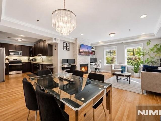 Condo for sale in Uptown, Hoboken
