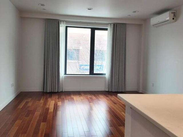 Condo for sale in Queens, Arverne