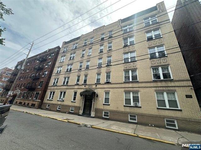 Condo for sale in North Bergen Condo for sale in North Bergen