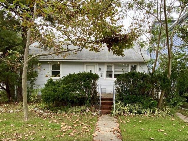 House for sale in Avalon
