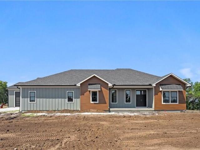 House for sale in Basehor, Kansas